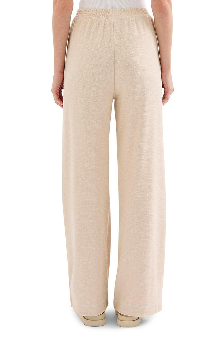 Sutton Pant