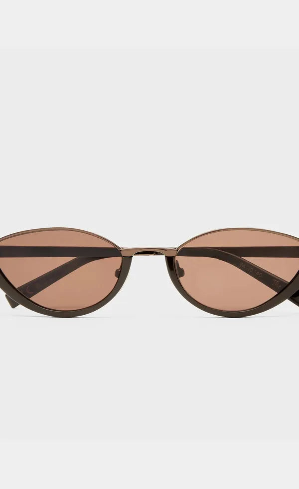 The Lia - Bronze