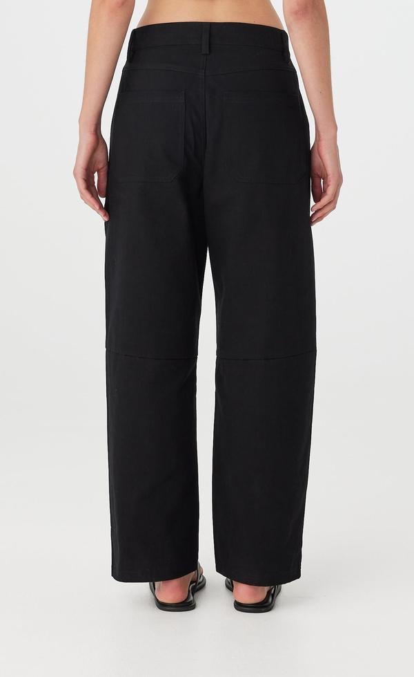 Akira Pant