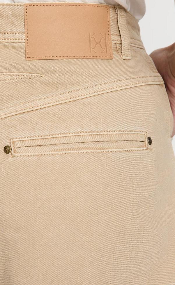 Evie Short - Sand