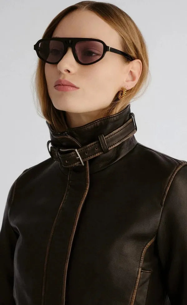 The Dakota - Black