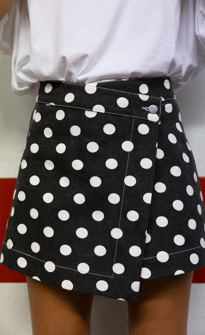 The Winnie Skirt / Black Wash