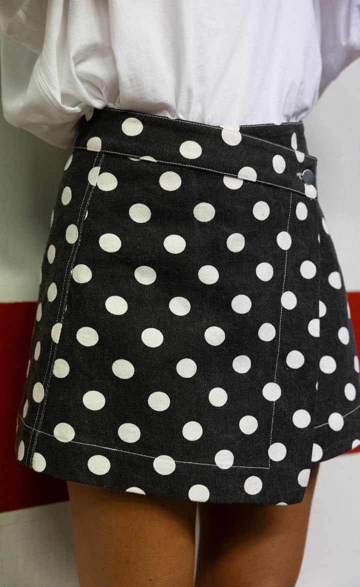 The Winnie Skirt / Black Wash