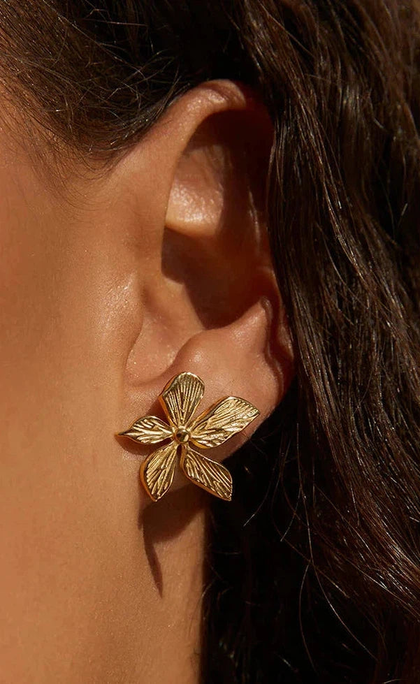 Lily Gold Earrings