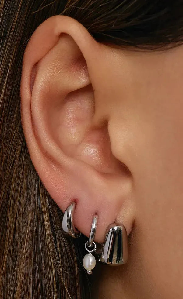 Cordelia Pearl Earrings - Silver