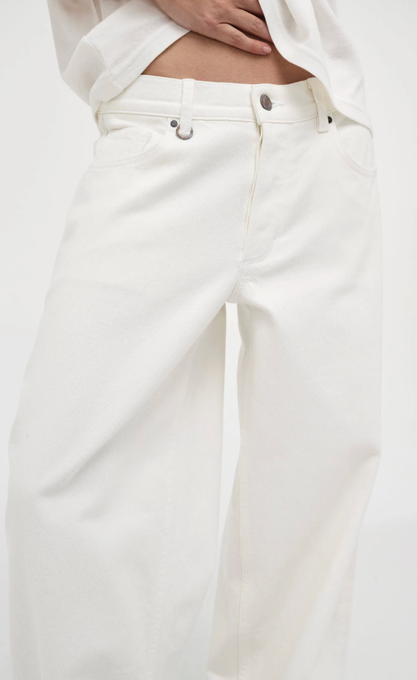 Nancy Barrel Jean - White